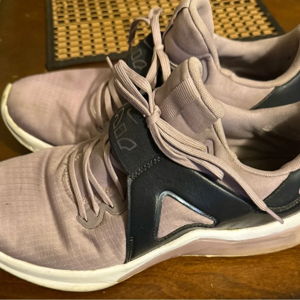 Nike Air Women's Pink Athletic Shoes